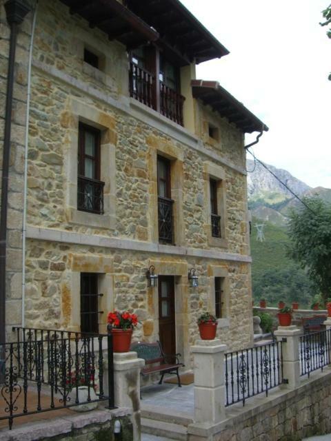 Apartamentos Rurales La Husteriza Ruenes Exterior foto